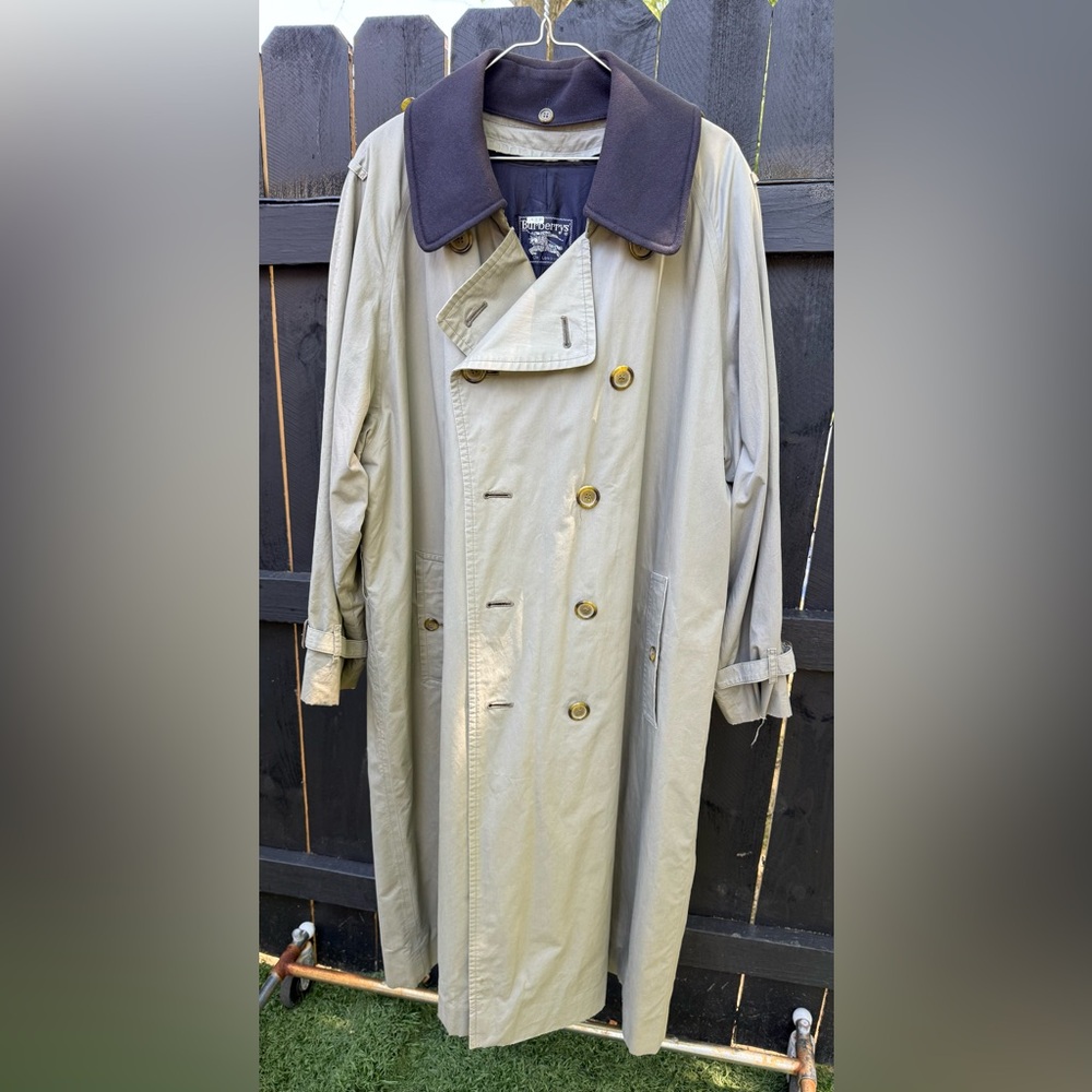 Burberry Kensington Trench Coat